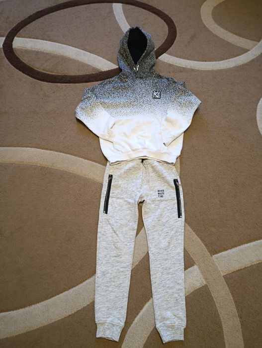 Фірмові спортивні штани на 9-10 років