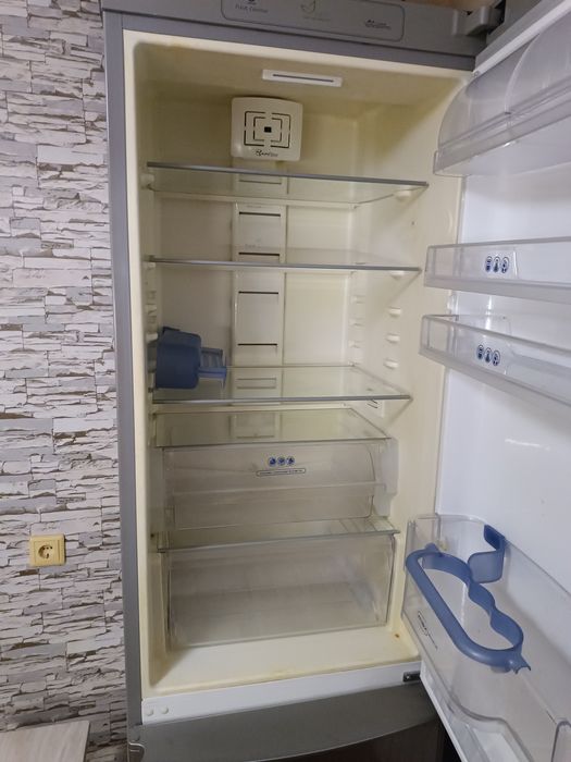 Холодильник wirpool на запчастини