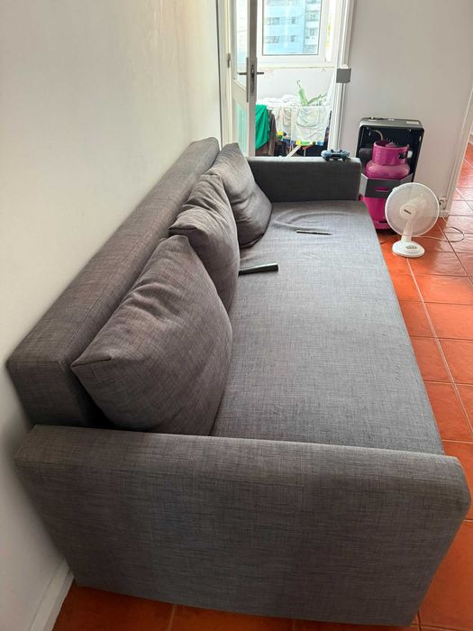 Sofá-cama IKEA FRIHETEN 3 lugares cinzento com arrumação