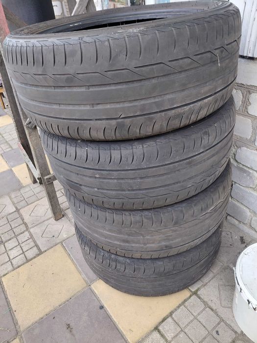 Шини Bridgestone 225/50/r18 літні