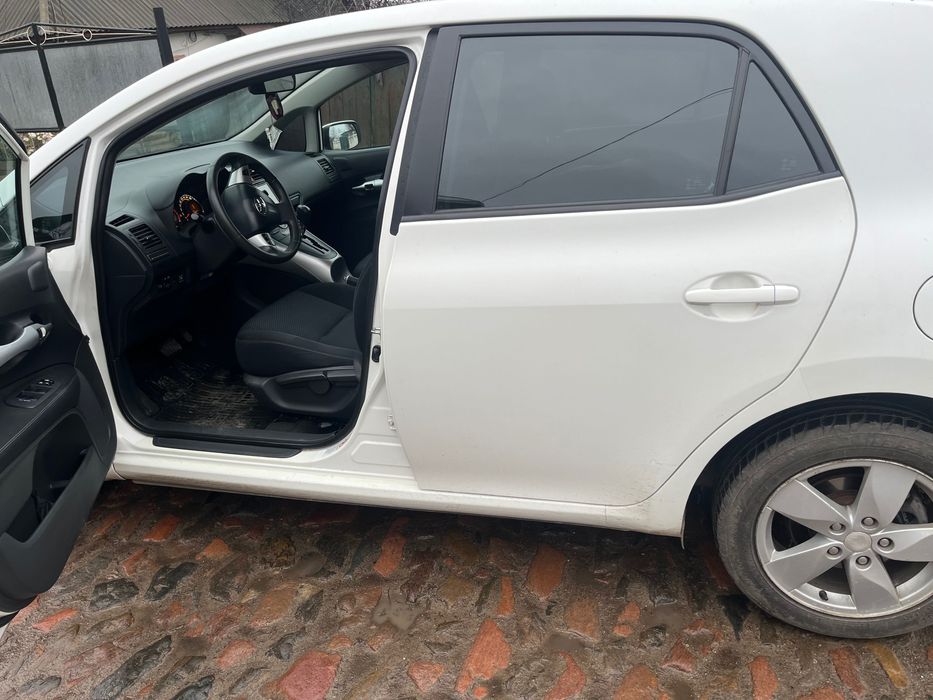 Toyota auris маш