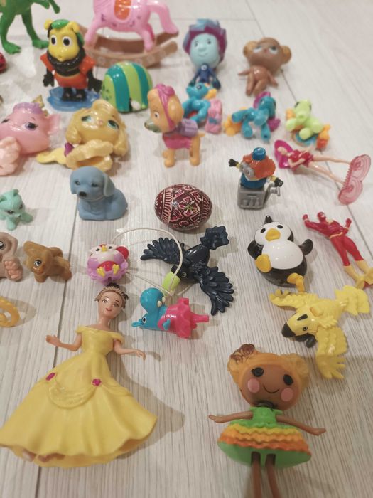 Іграшки з кіндера та інші