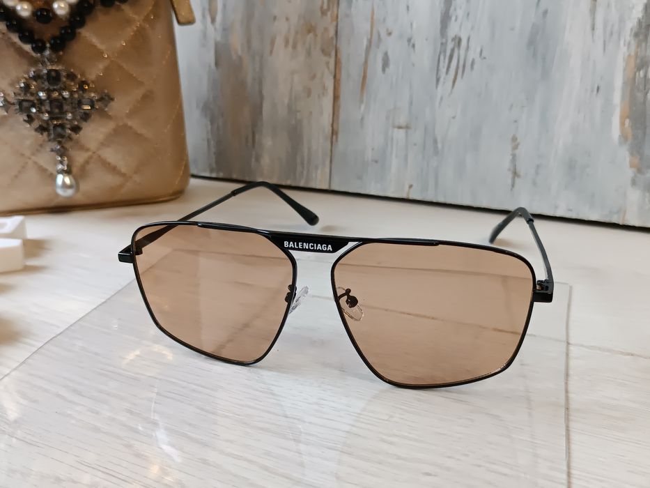 Брендові окуляри - Balenciaga.