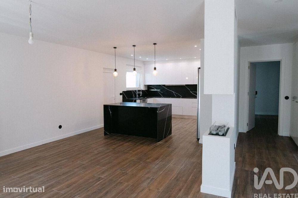 Moradia isolada T4 em Colares de 200 m2