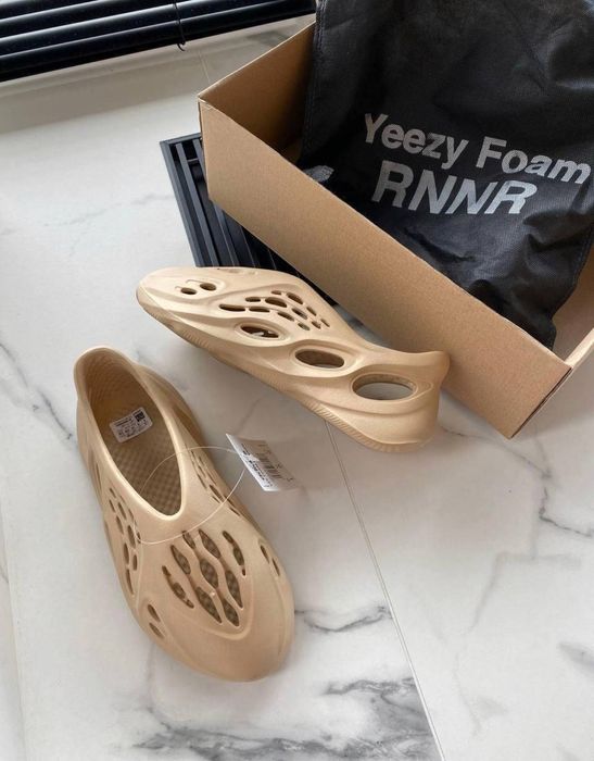 Чоловічі літні кросівки Adidas Yeezy Foam Runner кроссовки изи фом раннер