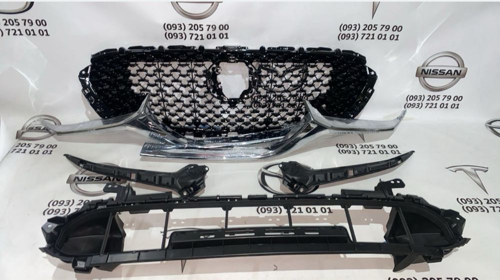 Решітка нижня та захист бампера (пильник) Mazda CX30 2019–2024 Мазда CX30