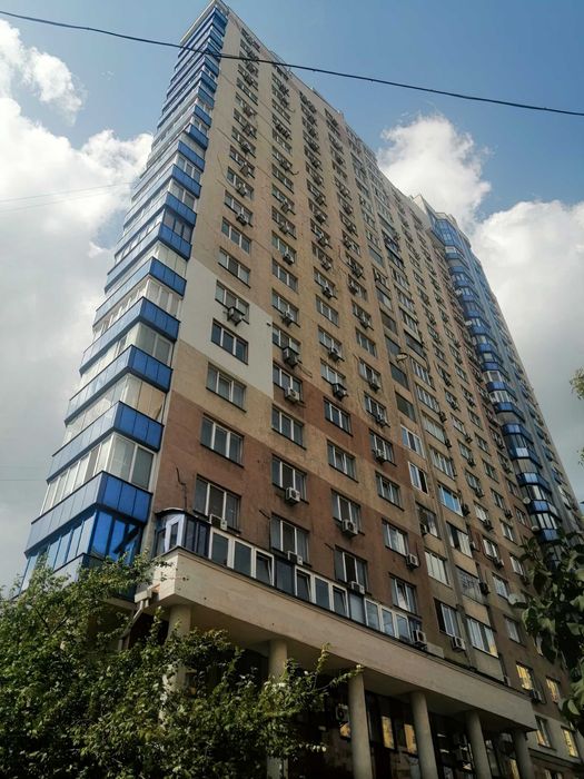 Затишна 3-кімнатна квартира по вул. Чорновола, 20 м. Лук'янівська