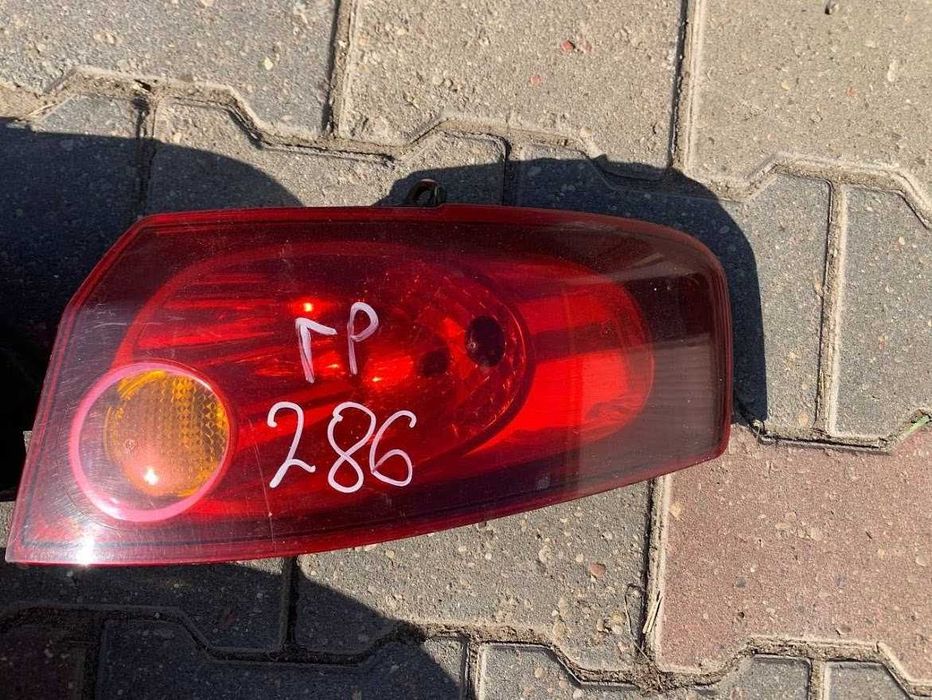 Стоп ліхтар задній Citroen C4 Fiat Doblo Croma Nissan Almera N16