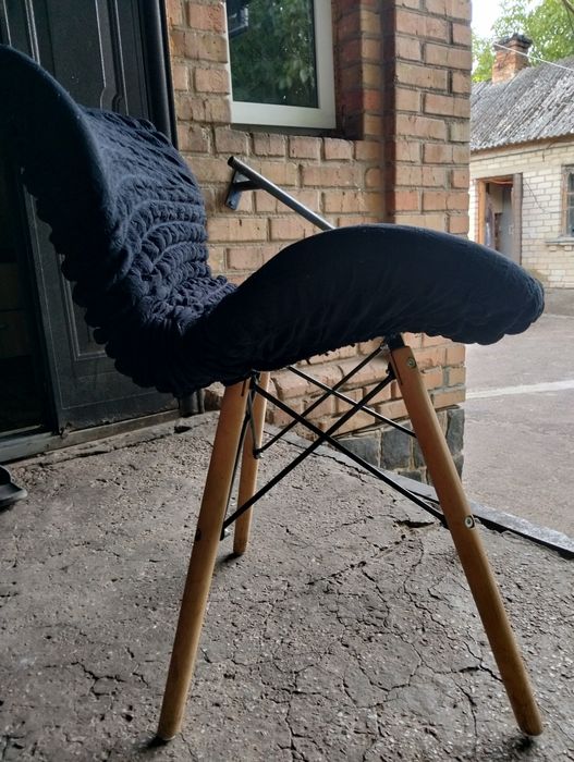 Продам обідні стільчики