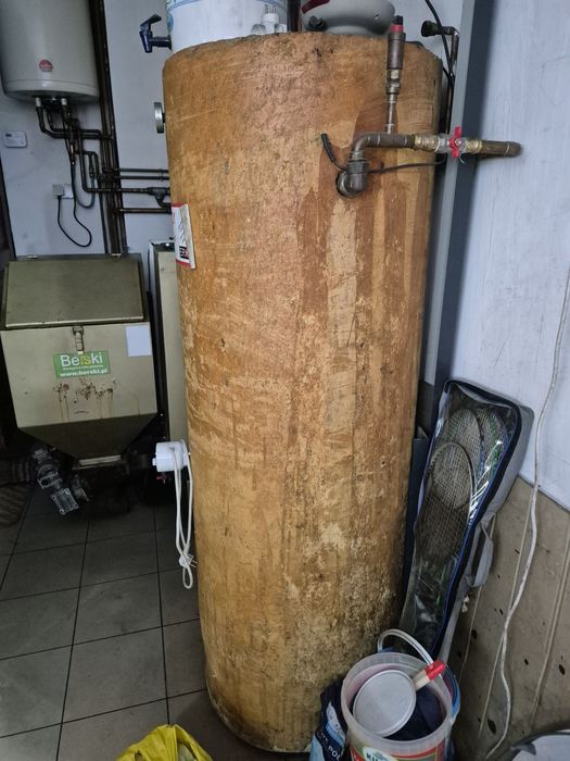 Bojler płaszczowy uszkodzony, 300 litrów z grzałką,