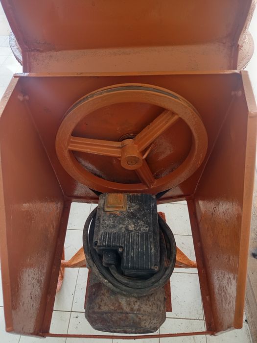 Betoneira usada 180lt