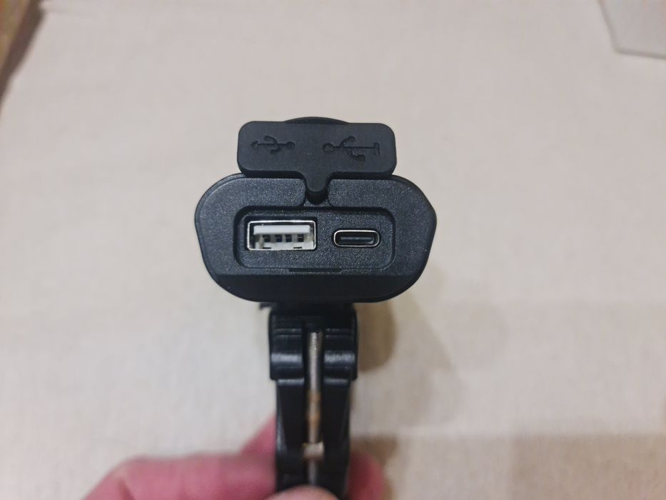 Lampka rowerowa 1200 Lumens / Powerbank