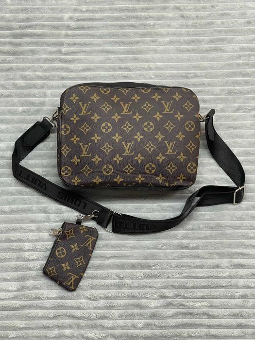Bolsa LV Tiracolo Castanha