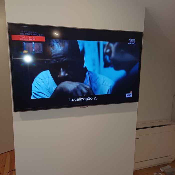 Tv Samsung 46 polegadas com comando