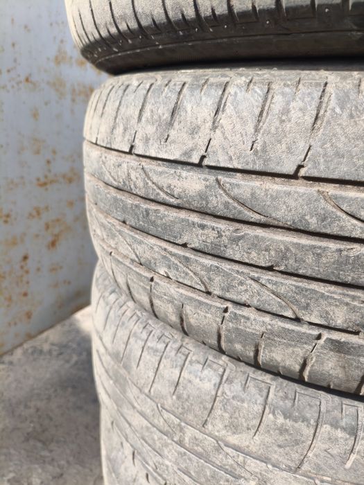 Bridgestone dueler h/p 215/60/17