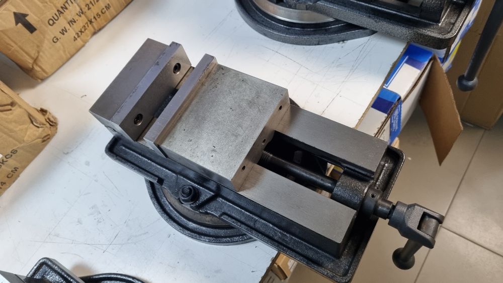 Тиски прецизионные станочные QM16160. 16200. поворотные (лещата)