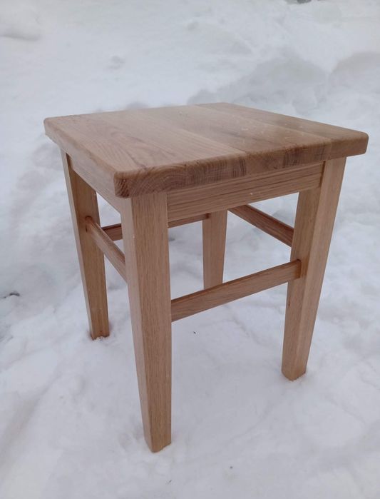 Dębowe taborety, masywne