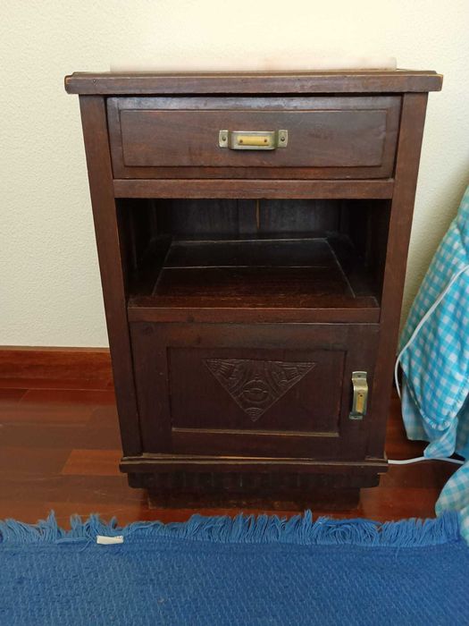 Quarto completo de madeira