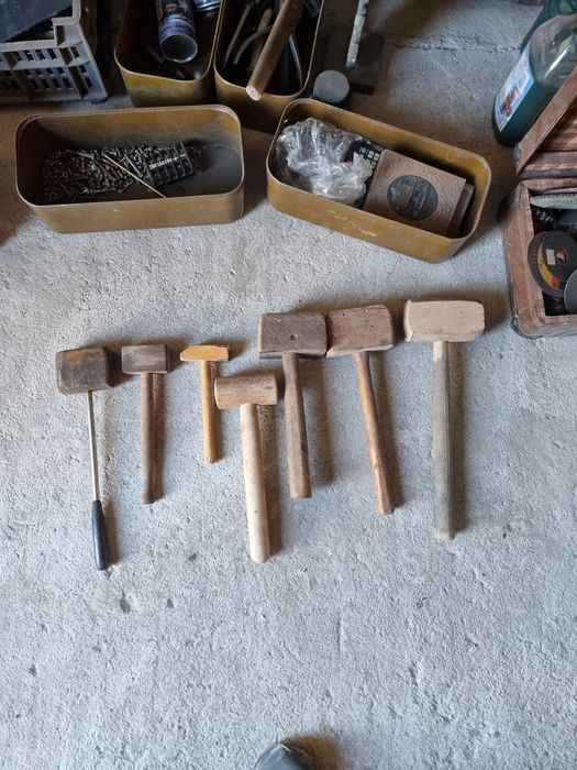 Топор Молоток Киянка Напильник Инструмент