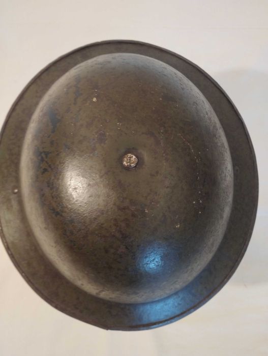 Capacete de infantaria inglês "Tommy" M32, Segunda Guerra Mundial.