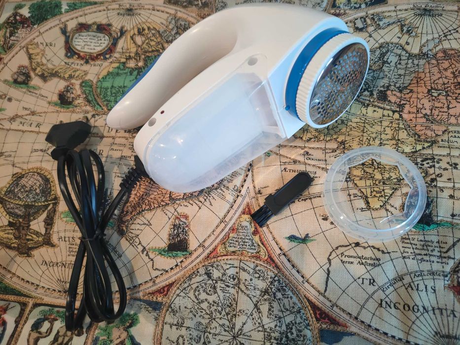 Машинка прибор для удаления катышков катышек с одежды.