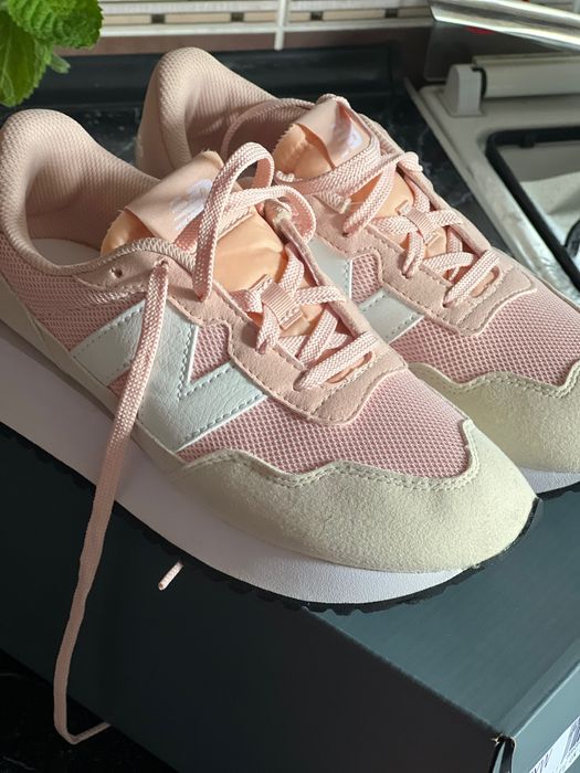 NB кросівки жіночі