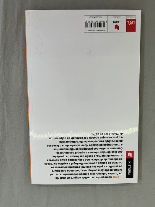 Livro "O estado novo de Salazar"