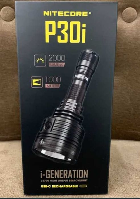 далекобійний ручний ліхтар Nitecore P30i