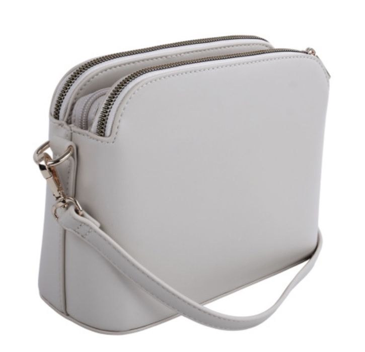 Біла сумка.