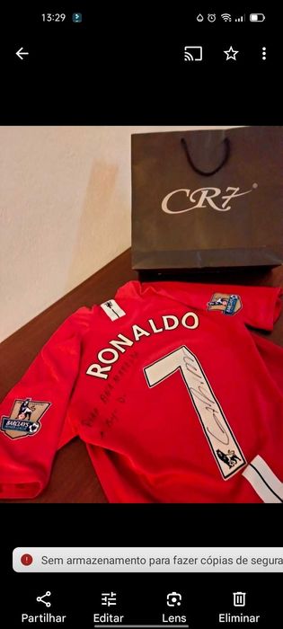 Camisola M.United usada por C. Ronaldo último jogo c A. Ferguson