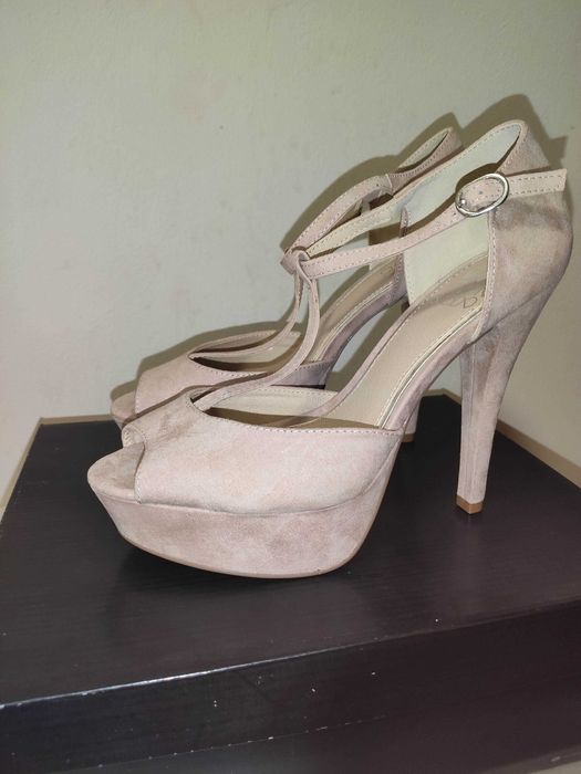 Buty Even&Odd Sandały na obcasie r.39