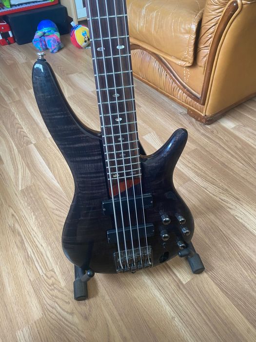 Baixo Ibanez SR705
