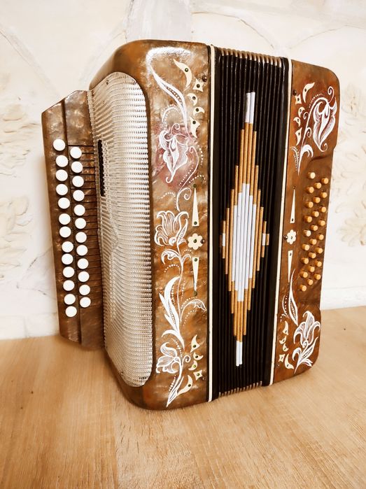 Продам гармонь в гарному стані
