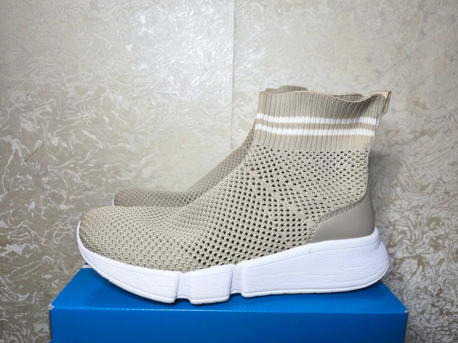 Кроссовки женские Bershka 38 размер, стелька 24,5 см