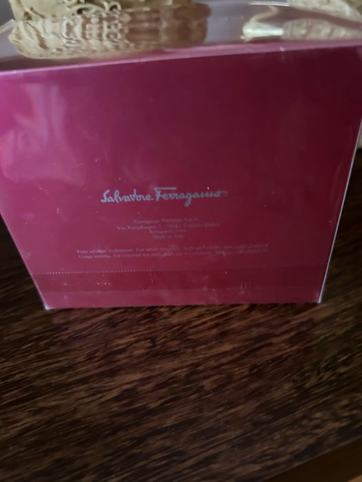 Perfume novo 100ml Signorina Ferragamo