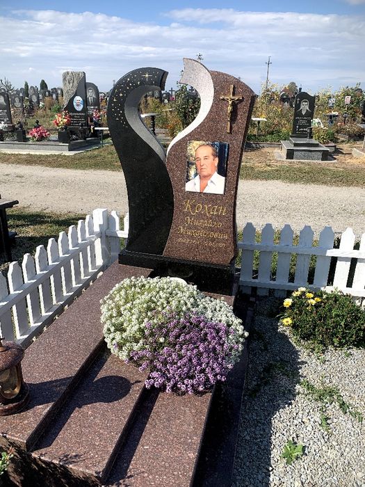 Пам'ятники гранітні