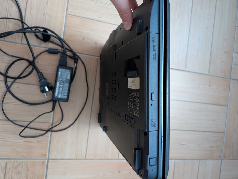 Laptop eMachines E520 / Windows 7 / sprawny / zasilacz