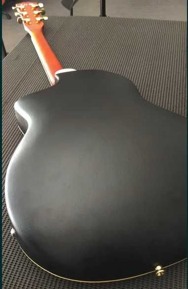 Violão elétrico Roundback cutaway