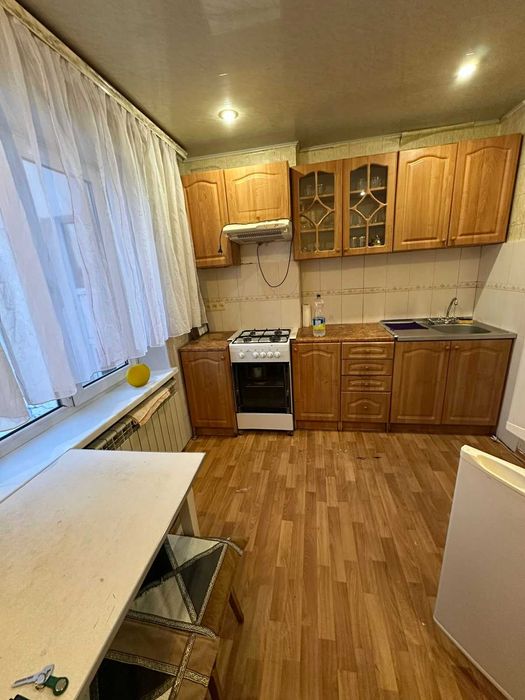 Здам  4кв. Піски, меблі, техніка.