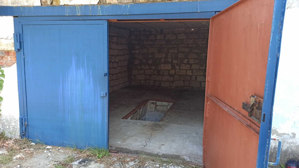 4-х кімнатна квартира під житло або комерцію + гараж (район Черемушки)