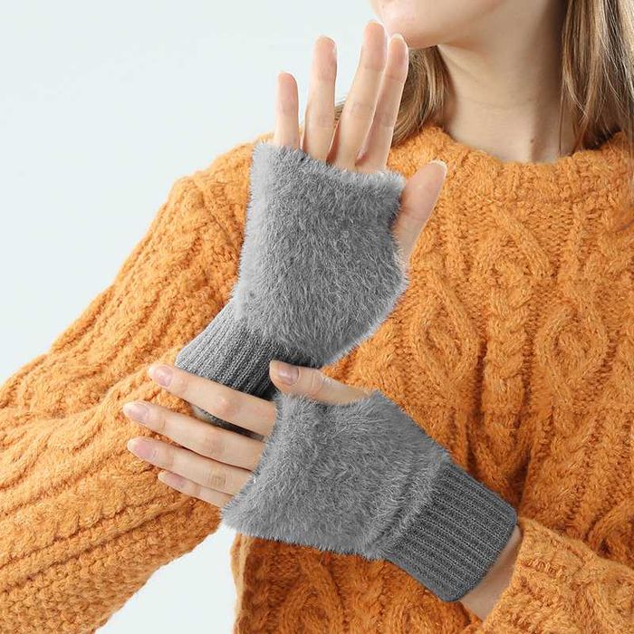 Хутряні мітенки білі рукавички без пальців теплі м'які рукава пудра