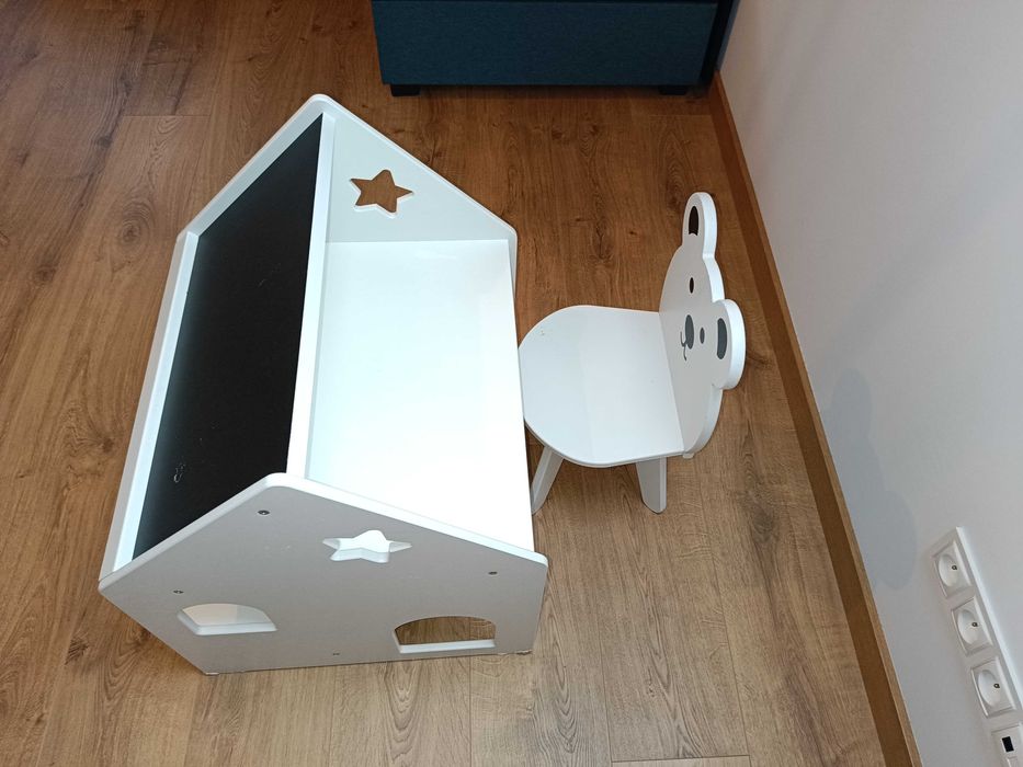 Biurko z krzesłem dla dziecka