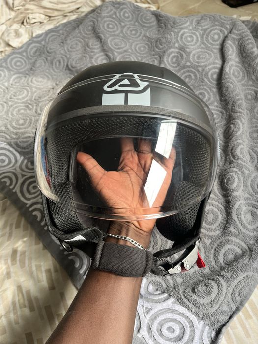Capacete tamanho M