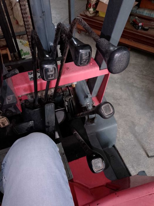 Empilhador Nissan 2500kg