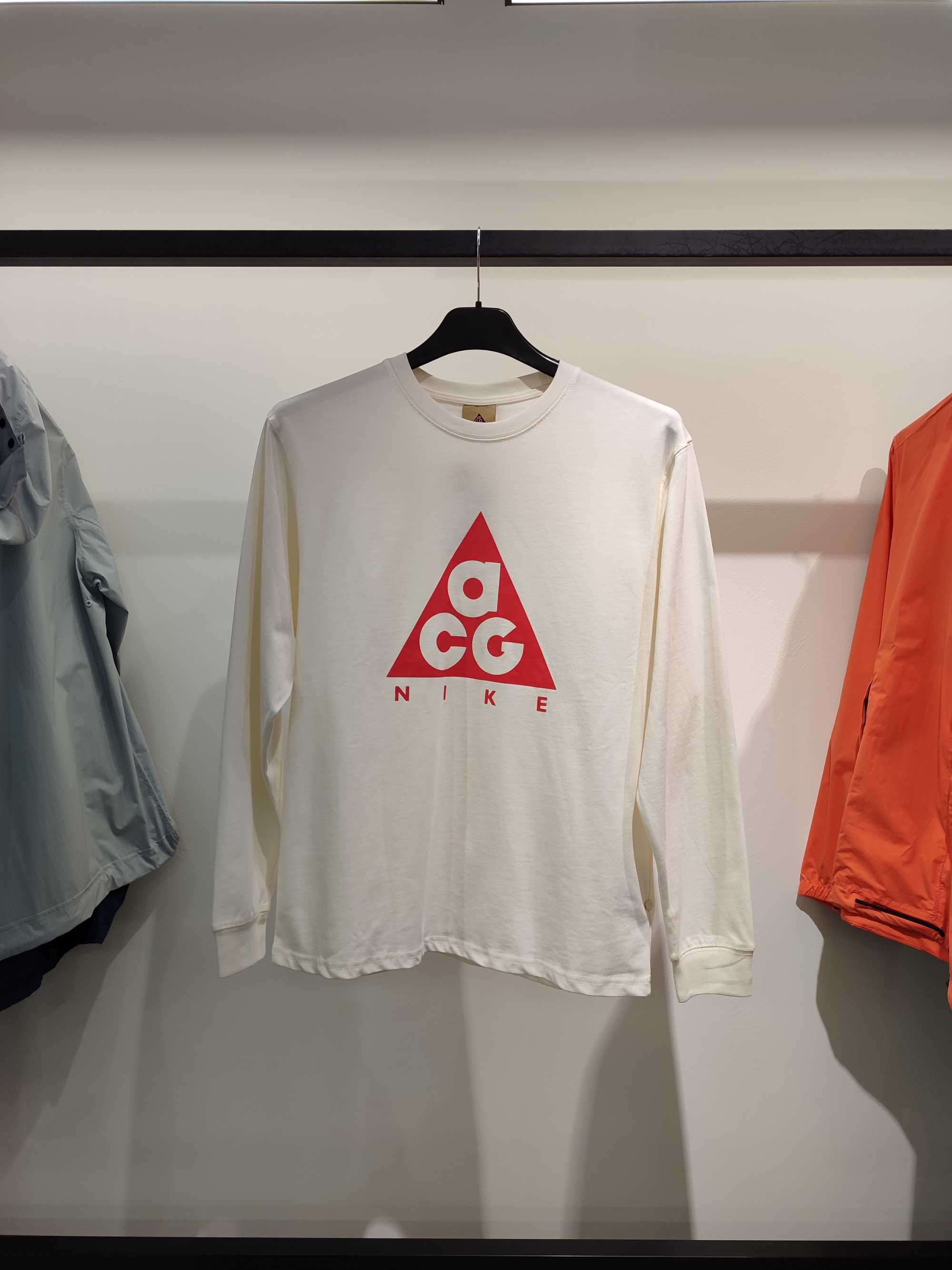 Nike acg long sleeve tee sale