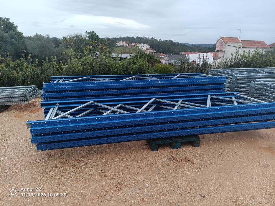 Racks, prateleiras industriais, estantes de armazém