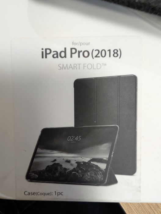 Чохол Spigen Smart Fold для iPad Pro 2018 чорний новий
