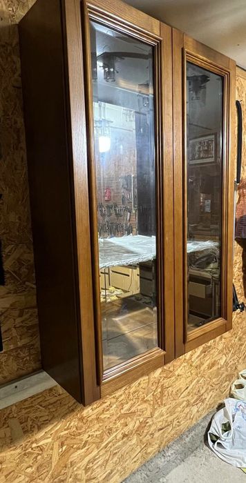 Дерев‘яний сервант-вітрина 
Нова
Не підійшла з