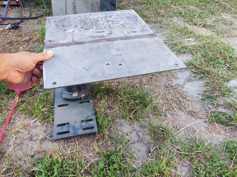 Кріплення для сидіння автомобільне.тяжке на 20 кілограм.