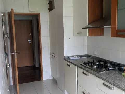 Apartamento T2 Qta. Várzea